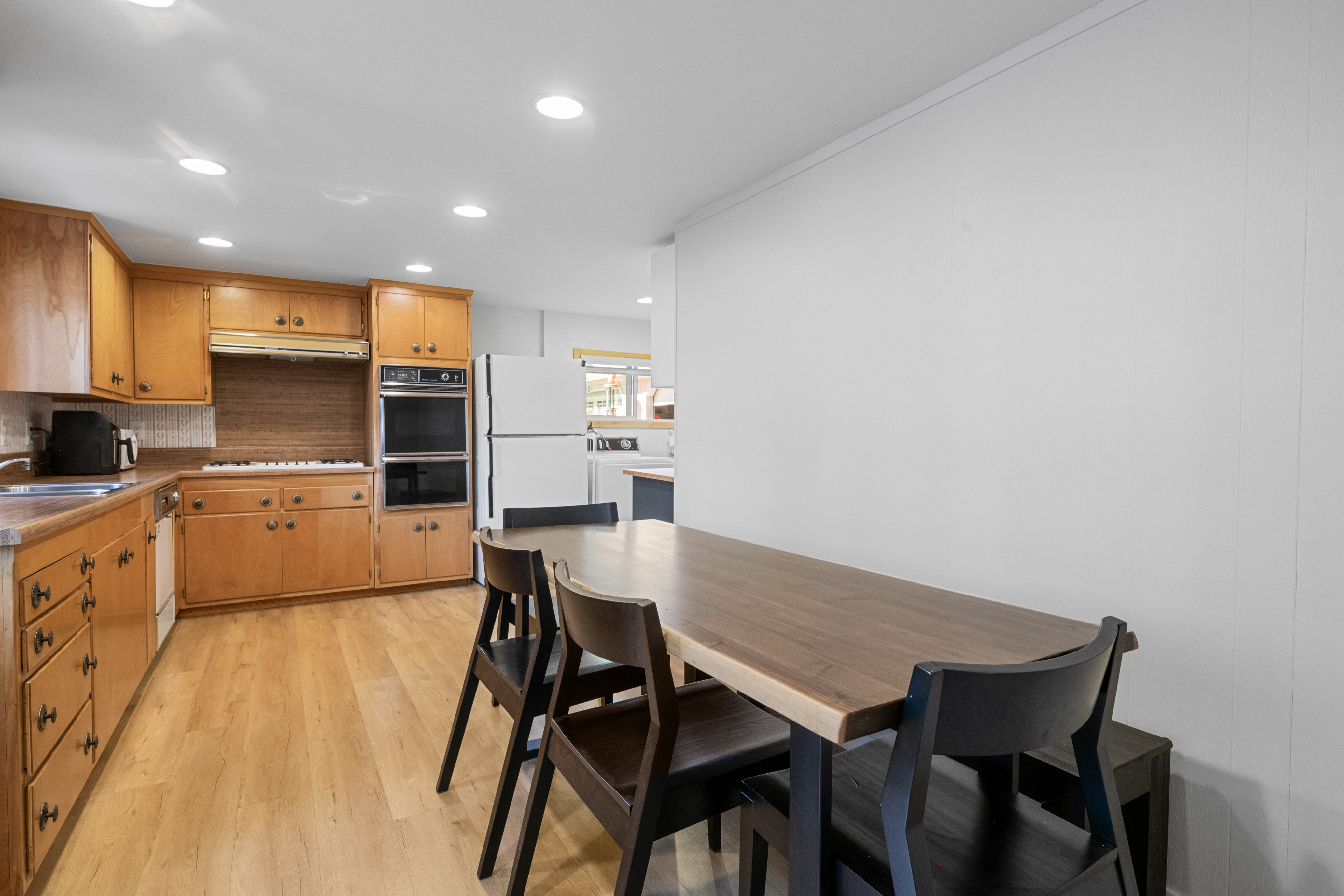 Dining Area Picture